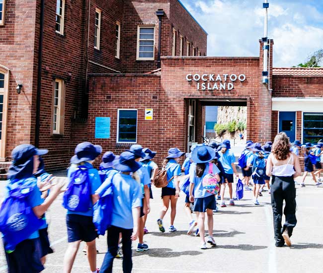 Primary school Group Cockatoo Island Entrance Sydney Harbour 650X550